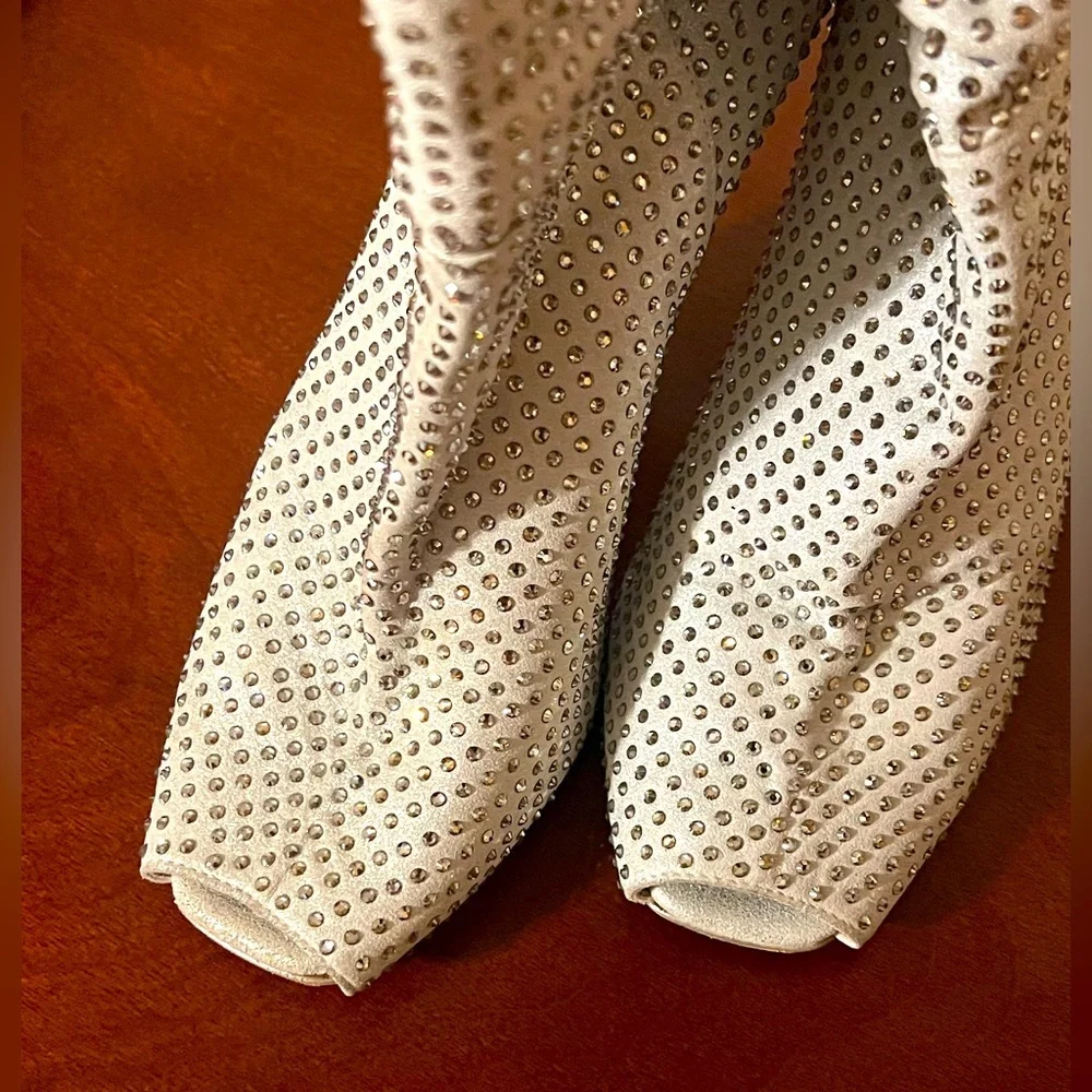LE SILLA. LIMITED EDITION Stiletto With Swarovski Crystal’s. 101/40 Size 39/8